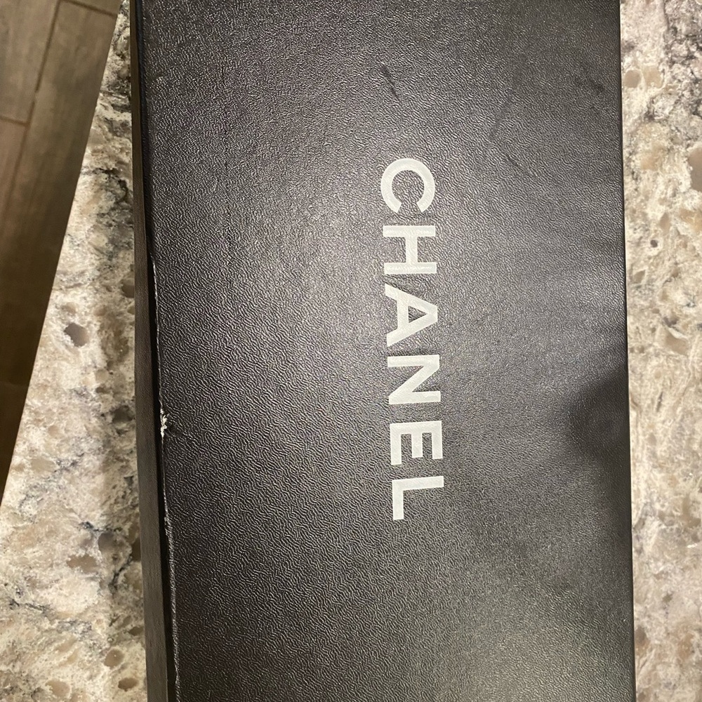 Chanel White and Black Thong Sandals - Picture 5 of 5